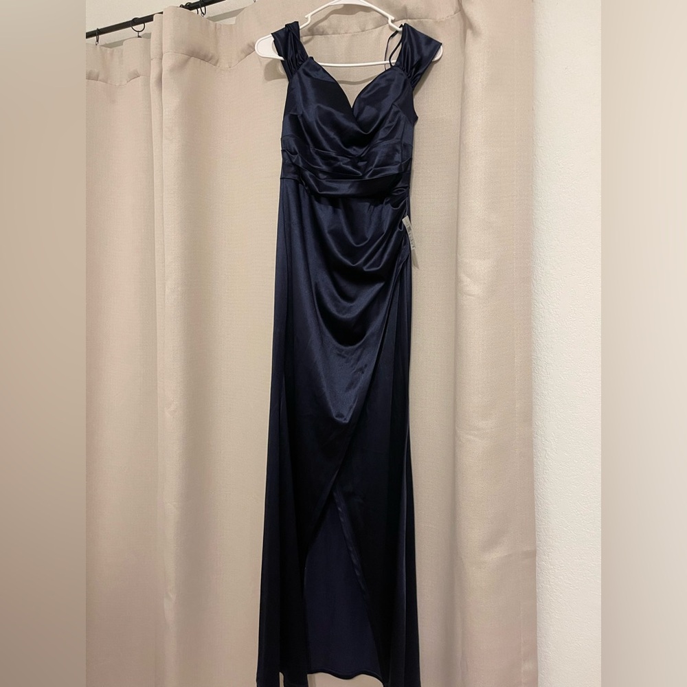 Elegant Navy Blue Evening Gown